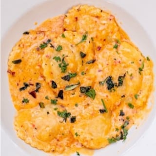 Spinach & Cheese Ravioli in Roasted Red Bell Pepper Sauce